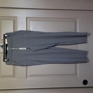 NWT Max Studio pull on high-rise slim leg split ankle trousers extra small
